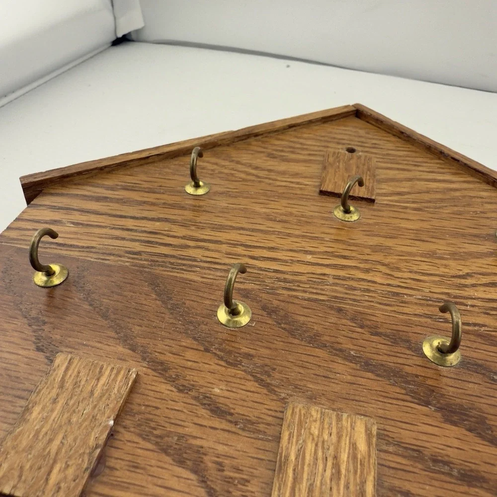 Vtg Wooden Key Holder 7 Brass Hooks Plaque House Shape Grannycore Rustic Cottage